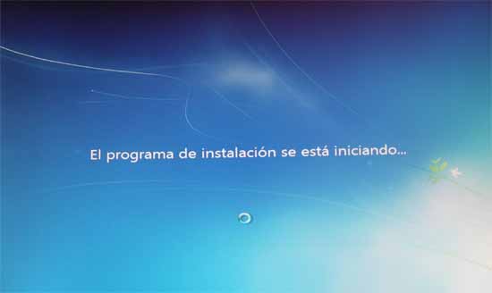 Iniciando instalación de Windows7